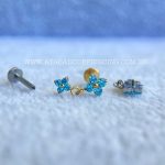 Labret Rosca Interna Titânio Trevo Zircônias Azul - Imagem 4