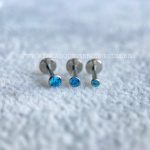 Labret Titânio Push Pin Zircônia Cravejada Azul - Imagem 7
