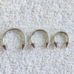 Ferradura Titânio Rosca Interna Spike